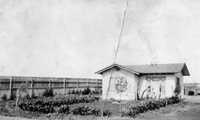 A Wineville-i csirketelep épületeinek rendőrségi felvétele a helyszíni szemle idejéből, 1928